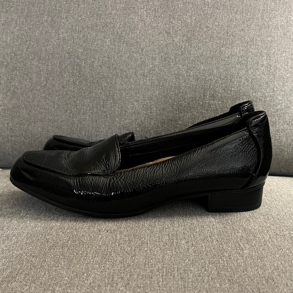 Clark’s Artisan loafers women’s size 7.5 - Picture 2 of 6